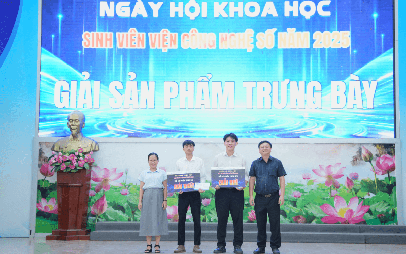 Chi tiết đính kèmvbis-trao-giai-ngay-hoi-khoa-hoc-sinh-vien-vien-cong-nghe-so-2025-dai-hoc-thu-dau-mot